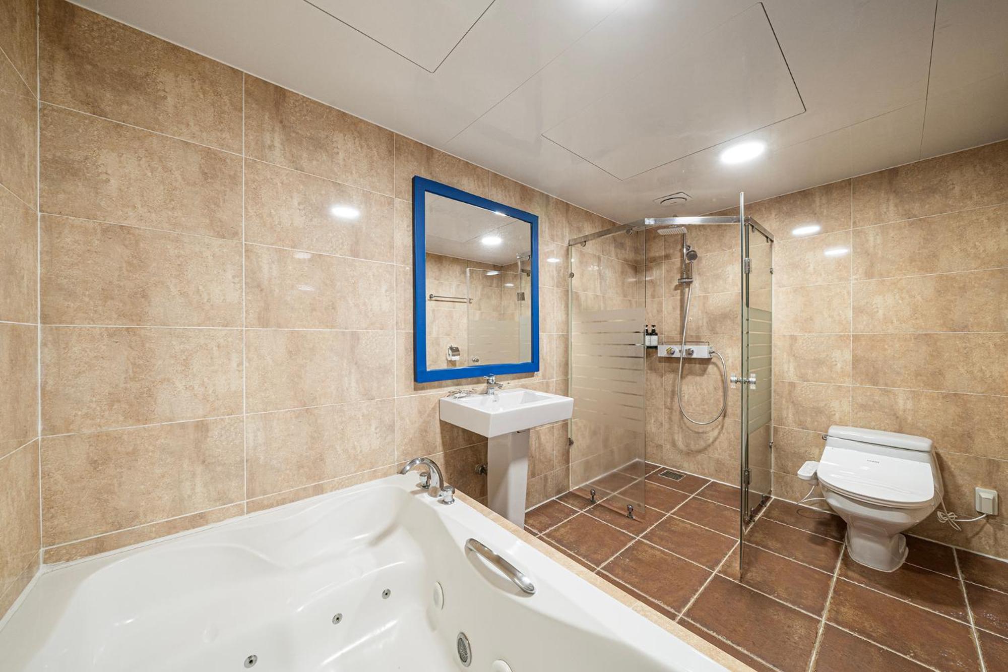 Noblesse Hotel Чеджу Екстериор снимка