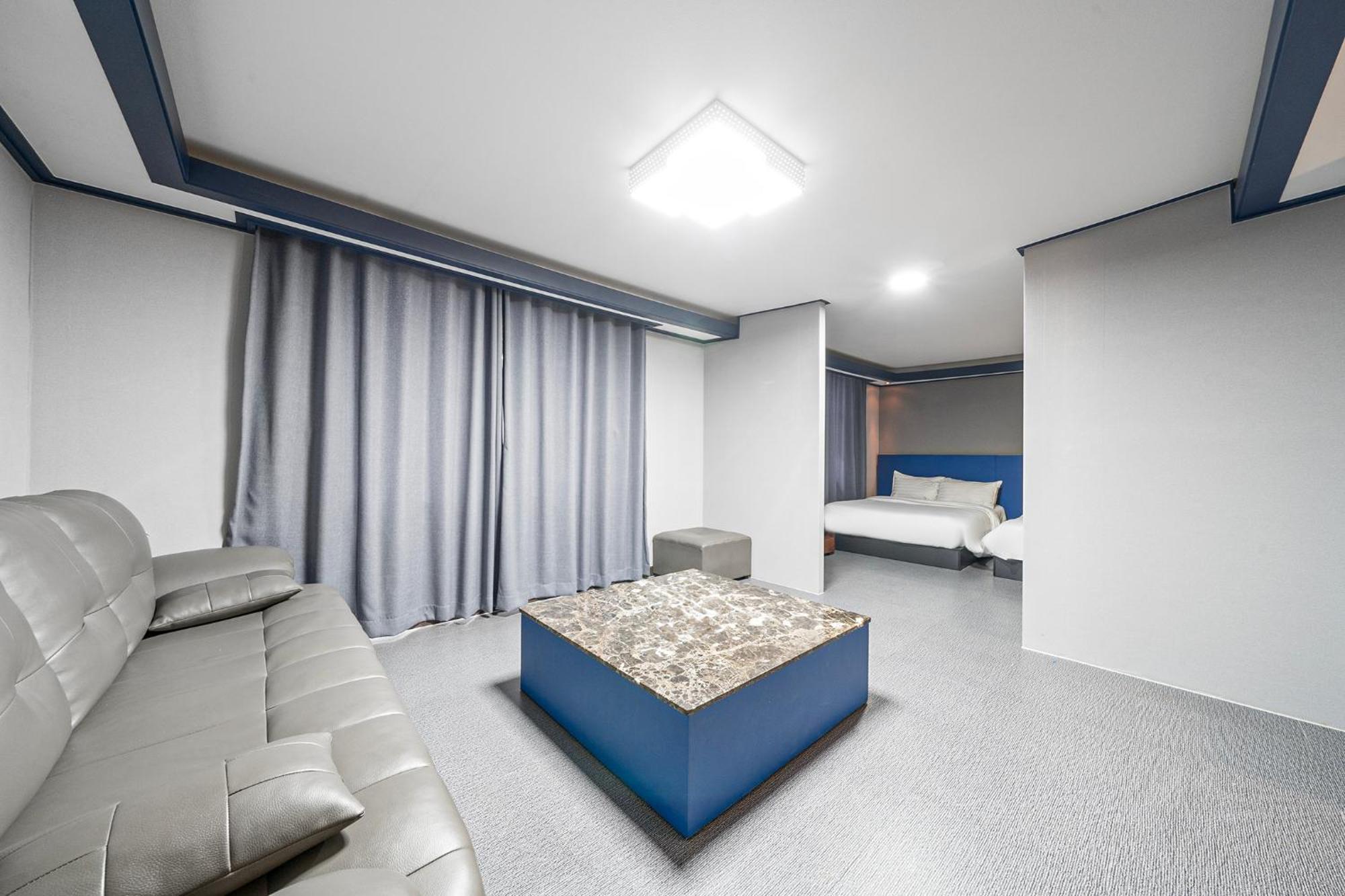 Noblesse Hotel Чеджу Екстериор снимка