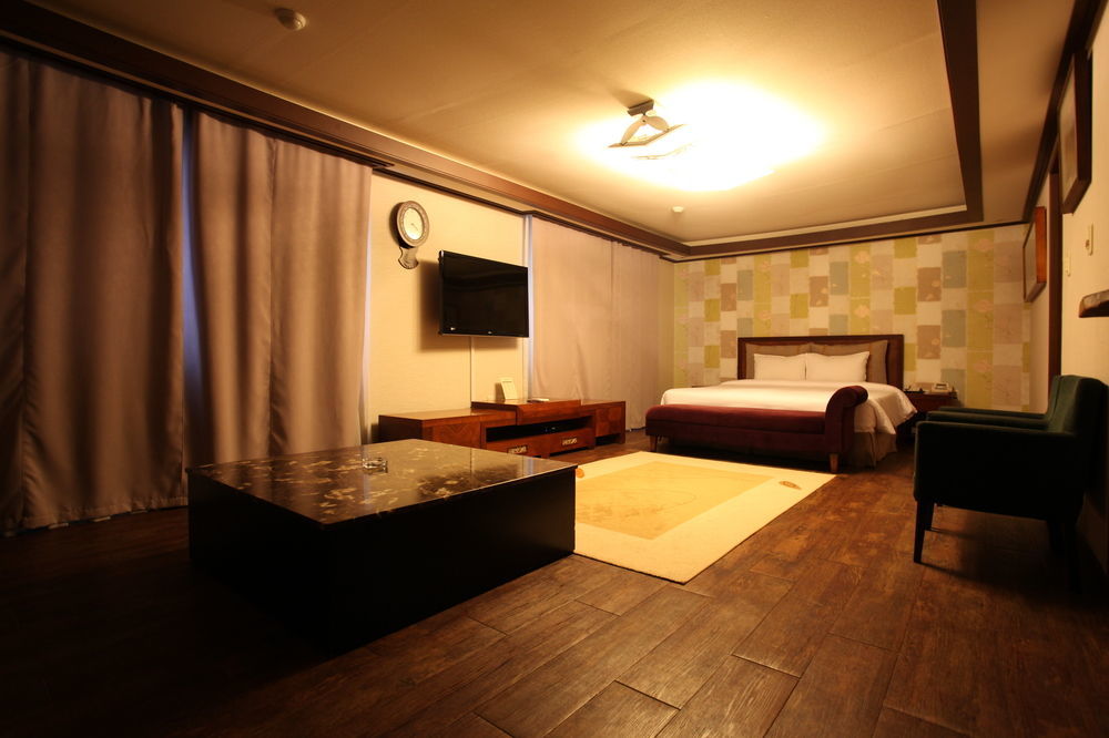 Noblesse Hotel Чеджу Екстериор снимка