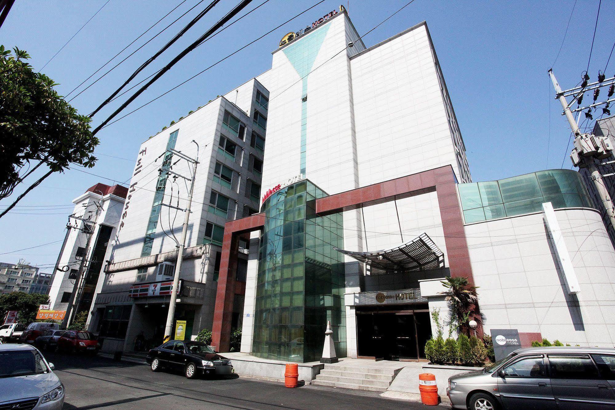 Noblesse Hotel Чеджу Екстериор снимка
