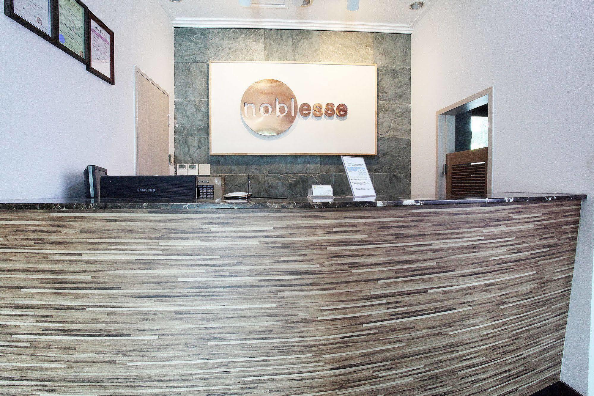 Noblesse Hotel Чеджу Екстериор снимка