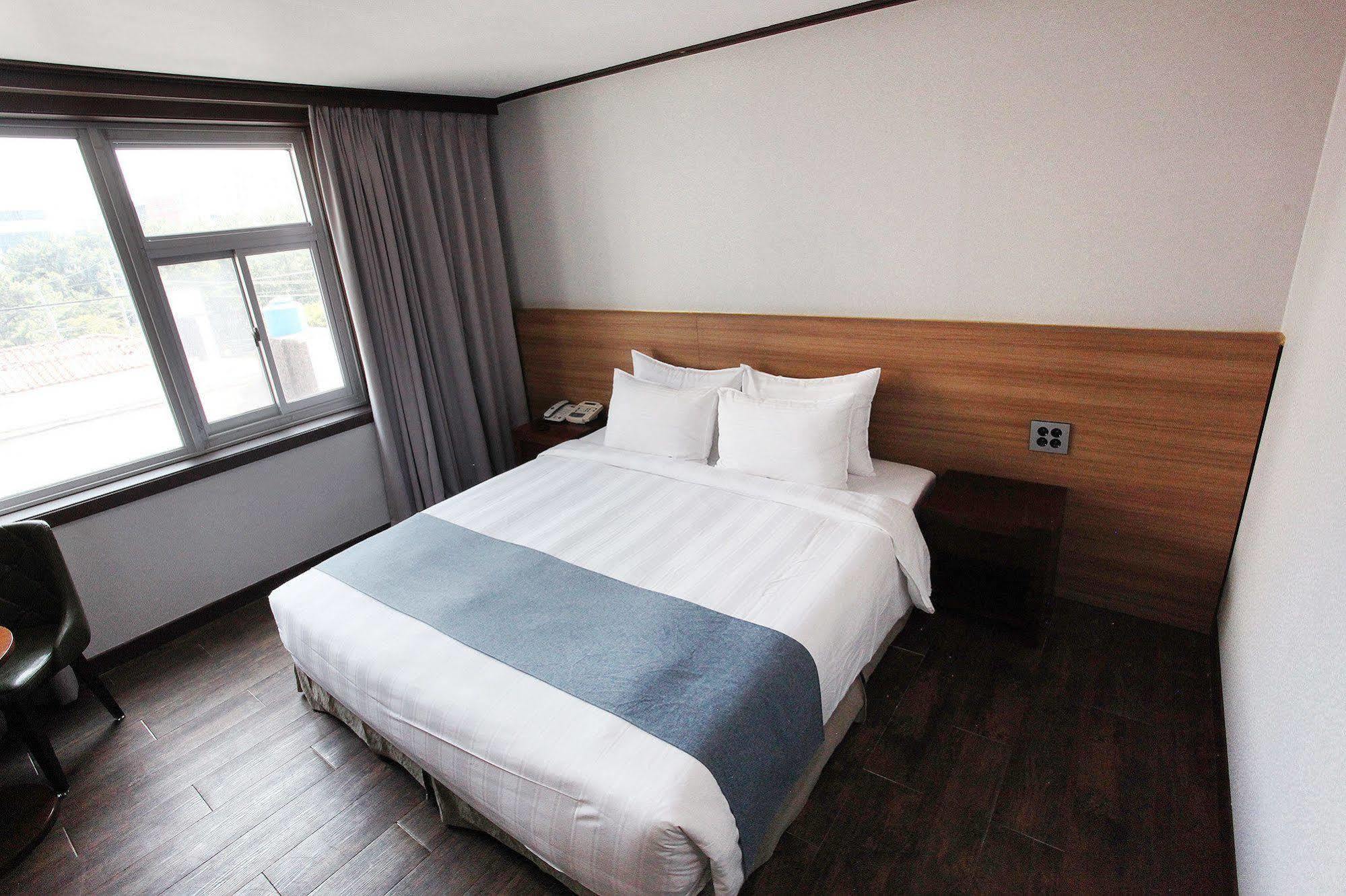 Noblesse Hotel Чеджу Екстериор снимка