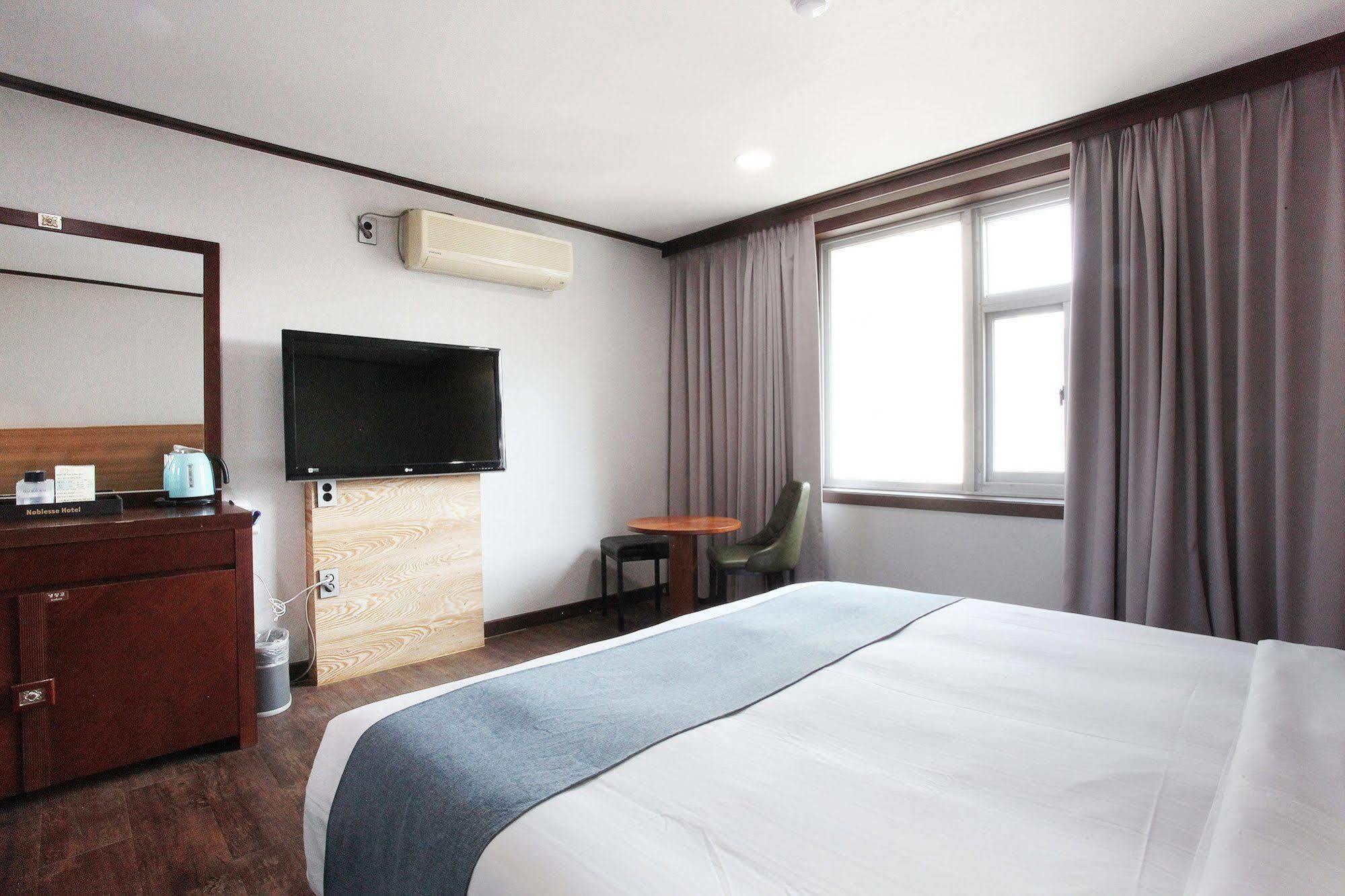 Noblesse Hotel Чеджу Екстериор снимка