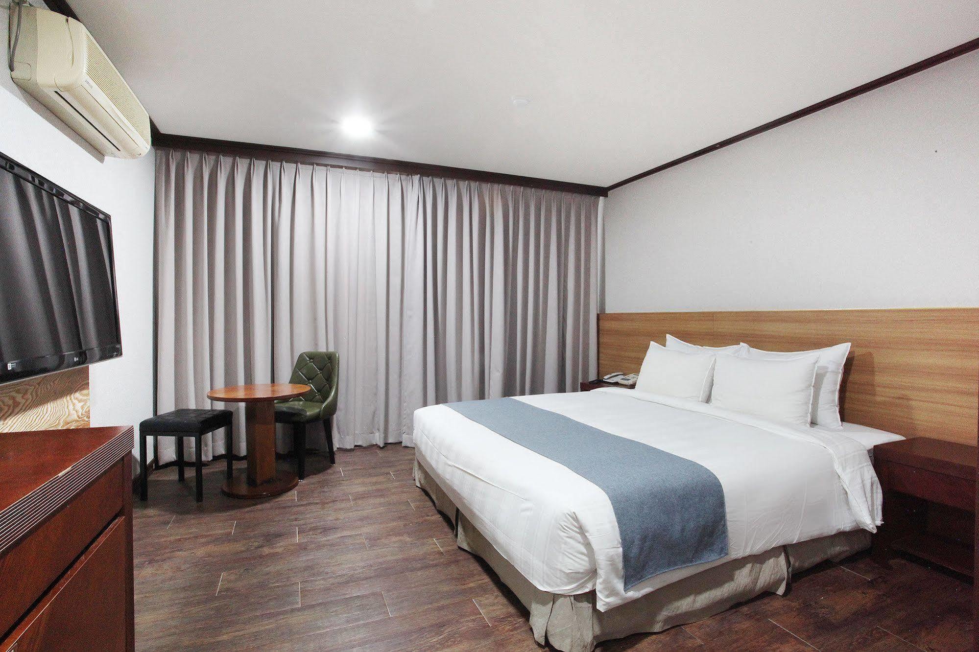 Noblesse Hotel Чеджу Екстериор снимка