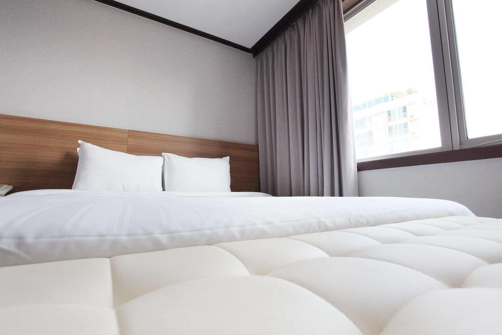 Noblesse Hotel Чеджу Екстериор снимка